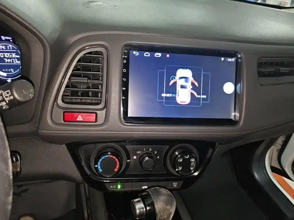 Vezel 2017 1.5L CVT 2WD Comfort Model — миниатюра 13
