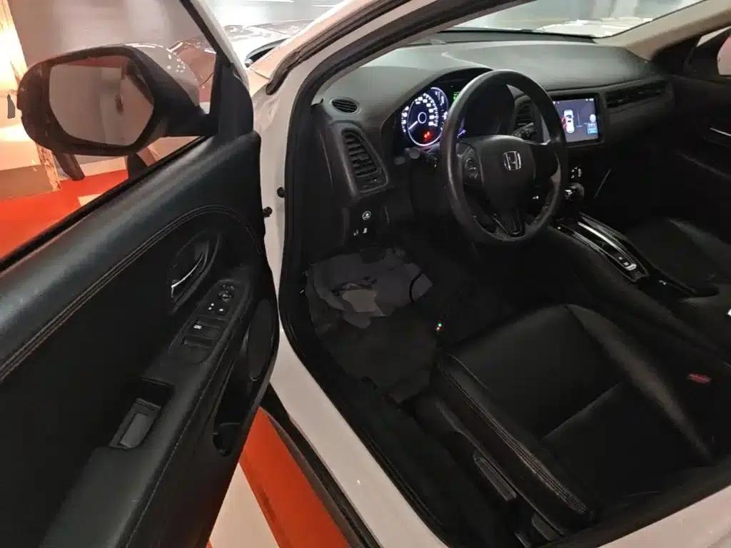 Vezel 2017 1.5L CVT 2WD Comfort Model — миниатюра 16