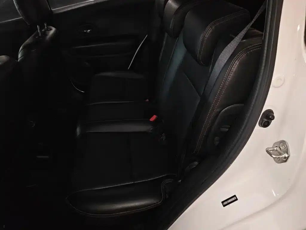 Vezel 2017 1.5L CVT 2WD Comfort Model — миниатюра 17