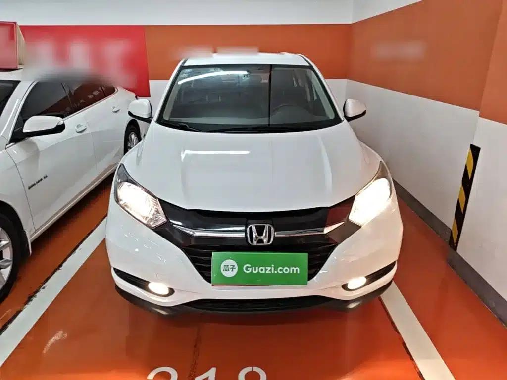 Vezel 2017 1.5L CVT 2WD Comfort Model — миниатюра 3
