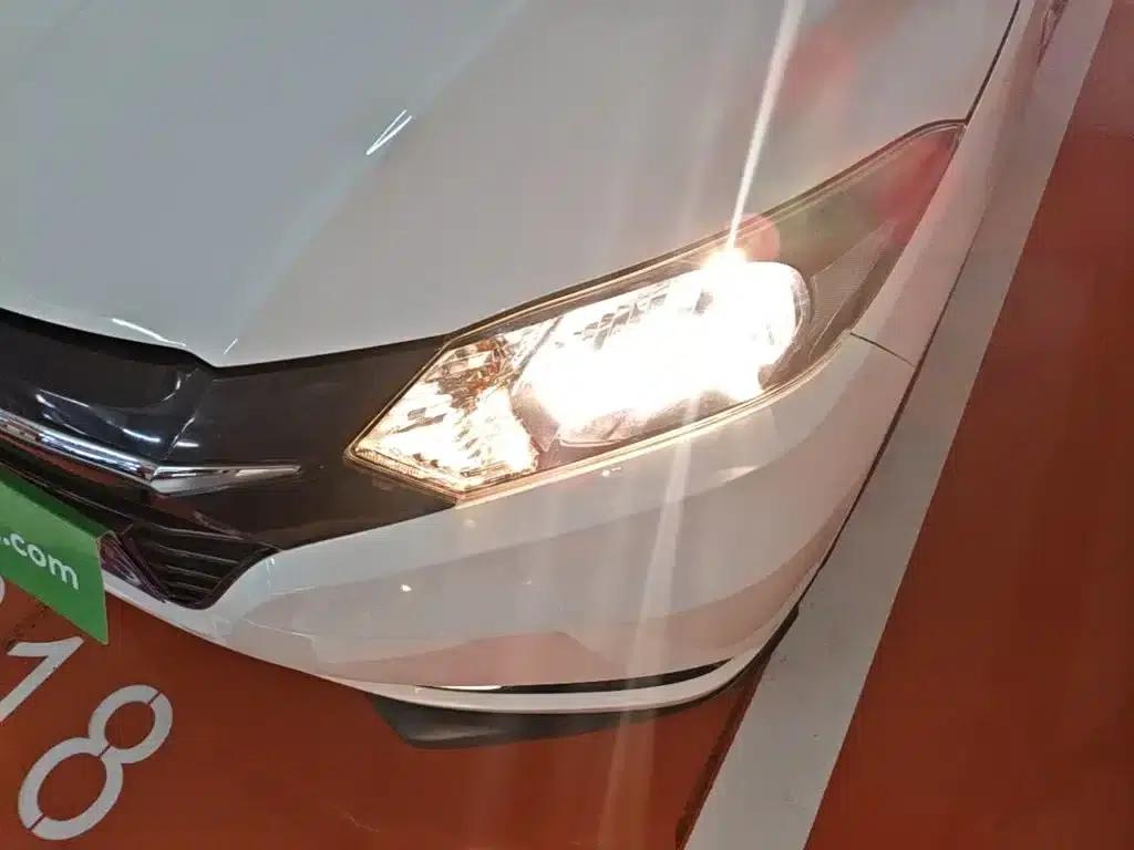 Vezel 2017 1.5L CVT 2WD Comfort Model — миниатюра 24