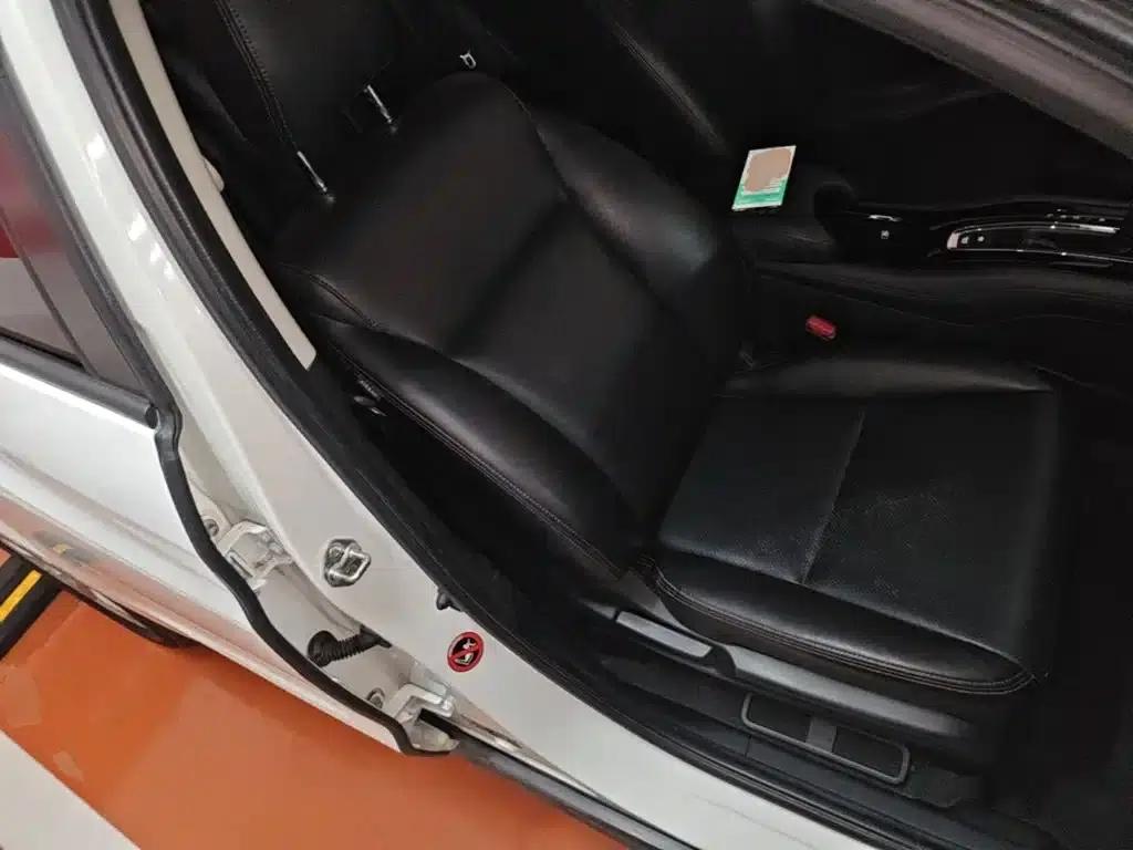 Vezel 2017 1.5L CVT 2WD Comfort Model — миниатюра 25