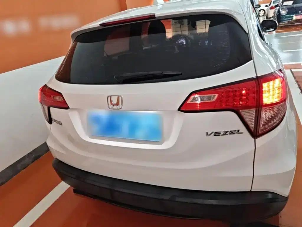 Vezel 2017 1.5L CVT 2WD Comfort Model — миниатюра 6