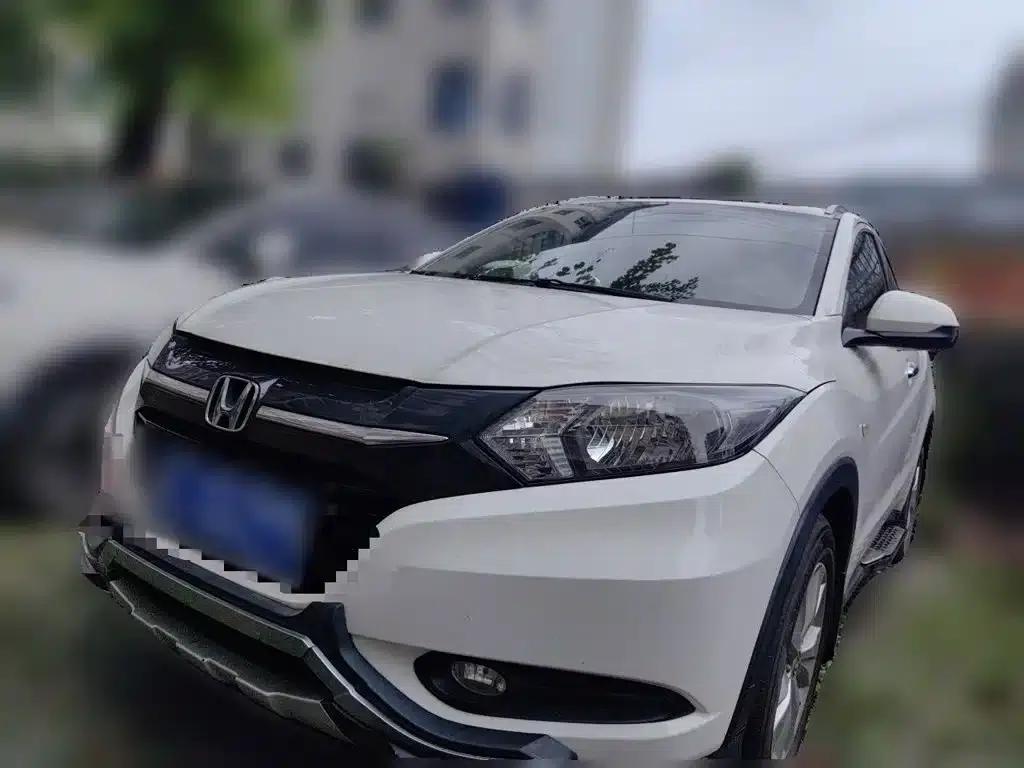 Vezel 2015 1.5L CVT 2WD Comfort Model — миниатюра 1