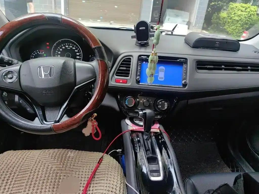 Vezel 2015 1.5L CVT 2WD Comfort Model — миниатюра 13