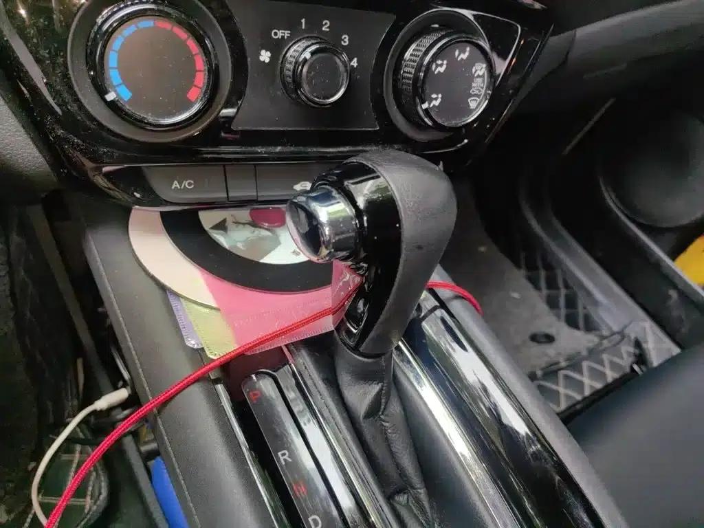 Vezel 2015 1.5L CVT 2WD Comfort Model — миниатюра 7