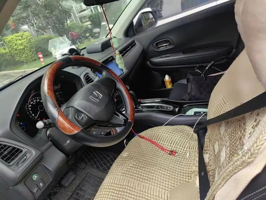 Vezel 2015 1.5L CVT 2WD Comfort Model — миниатюра 8