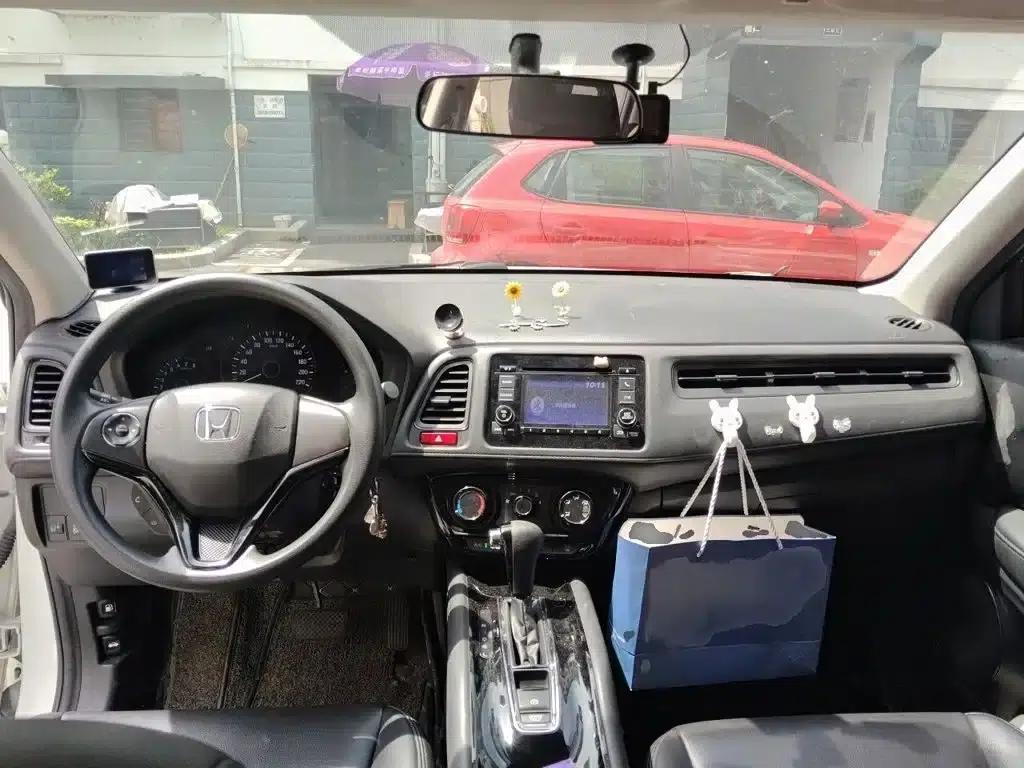Vezel 2017 1.5L CVT 2WD Comfort Model — миниатюра 13