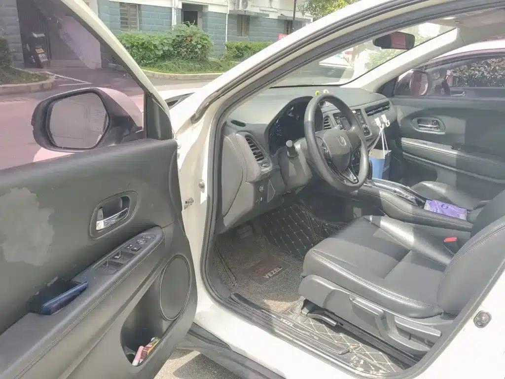 Vezel 2017 1.5L CVT 2WD Comfort Model — миниатюра 14