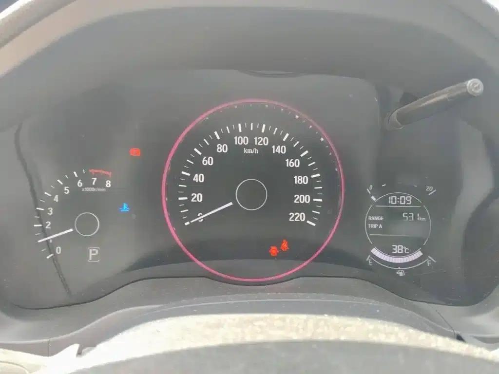 Vezel 2017 1.5L CVT 2WD Comfort Model — миниатюра 4