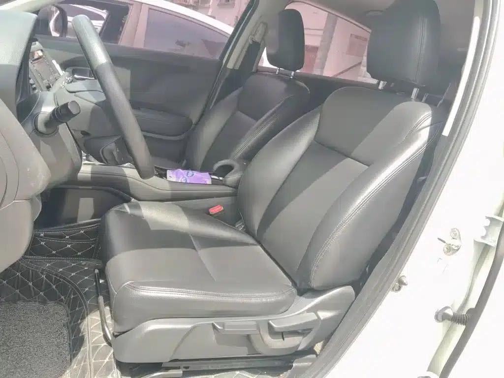 Vezel 2017 1.5L CVT 2WD Comfort Model — миниатюра 8