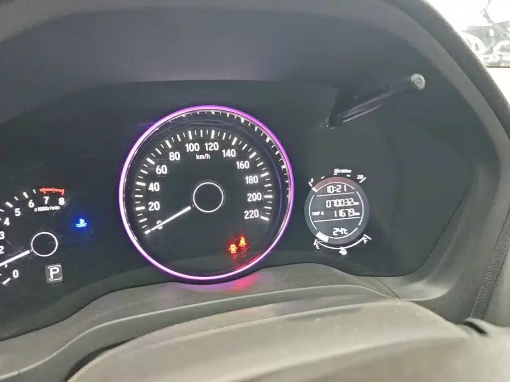 Vezel 2017 1.5L CVT 2WD Comfort Model — миниатюра 12