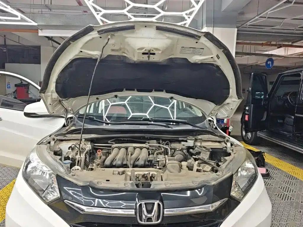Vezel 2017 1.5L CVT 2WD Comfort Model — миниатюра 20