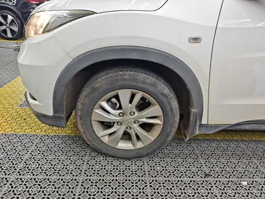 Vezel 2017 1.5L CVT 2WD Comfort Model — миниатюра 23