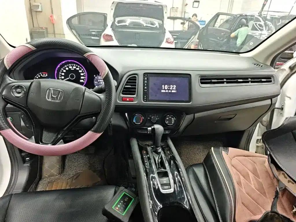 Vezel 2017 1.5L CVT 2WD Comfort Model — миниатюра 10