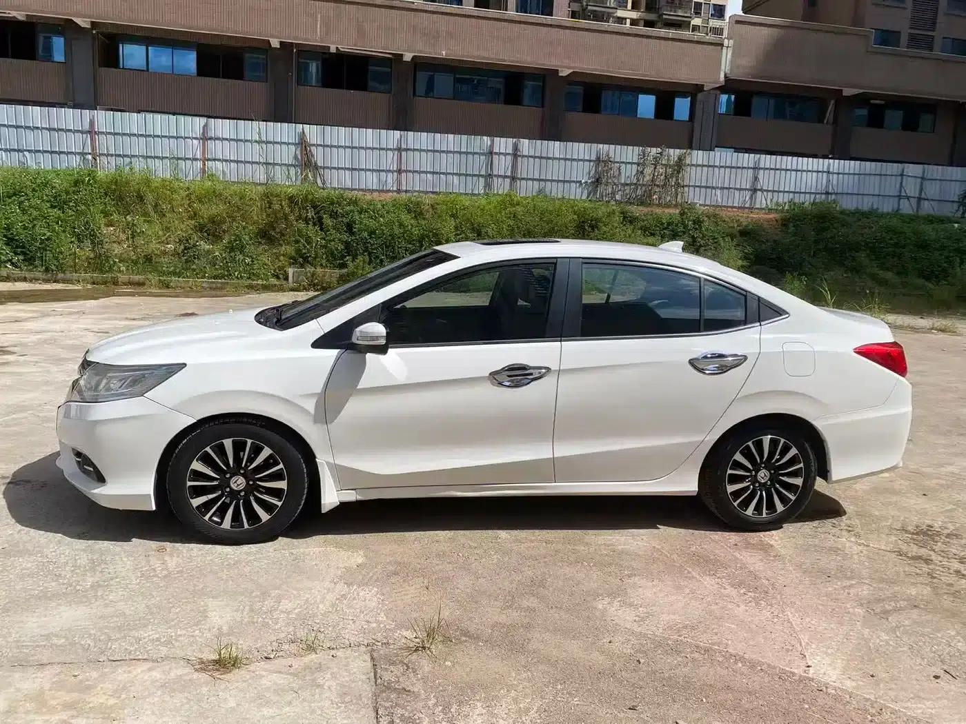 Honda Crider 2013 1.8L Automatic Deluxe Edition — миниатюра 4