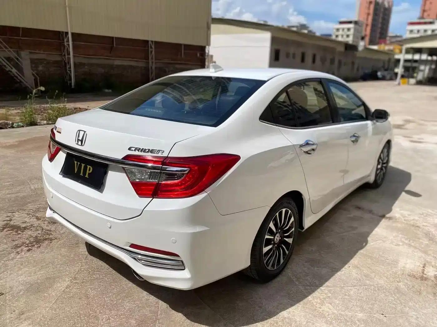 Honda Crider 2013 1.8L Automatic Deluxe Edition — миниатюра 7