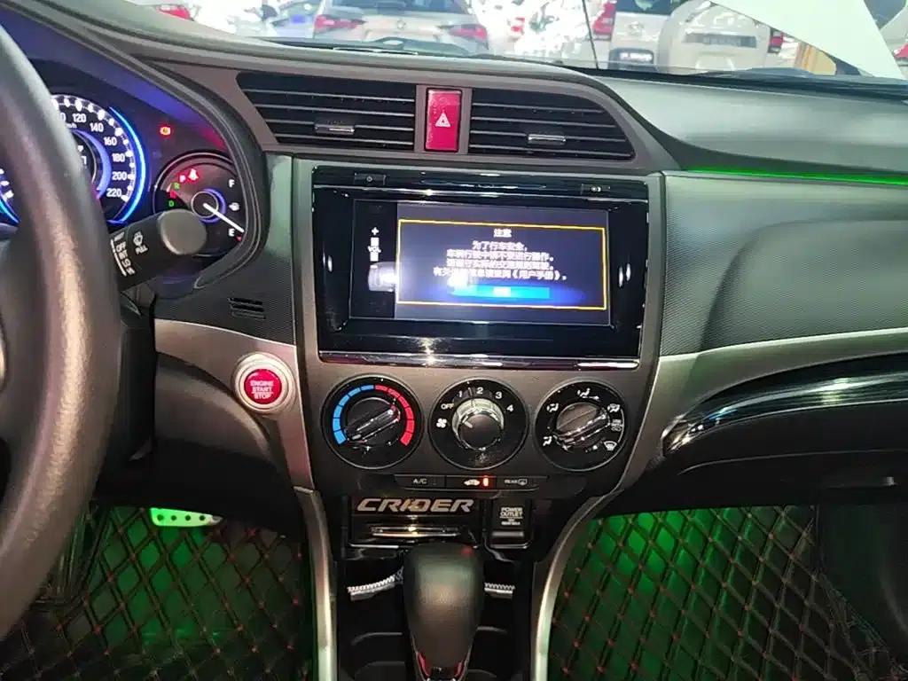 Honda Crider 2016 1.8L CVT Deluxe Edition — миниатюра 13