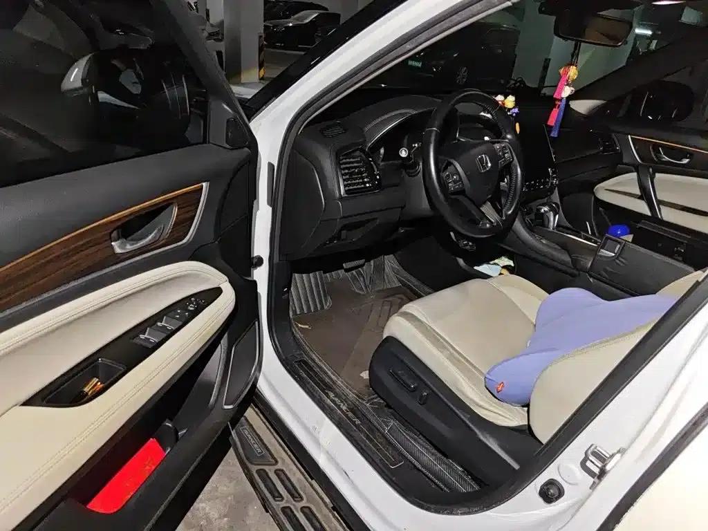 2017 Honda Avancier 240TURBO 2WD Premium Edition — миниатюра 12