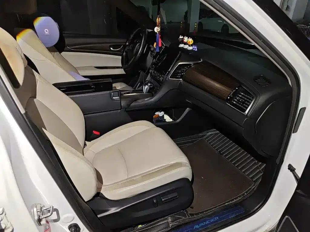 2017 Honda Avancier 240TURBO 2WD Premium Edition — миниатюра 21