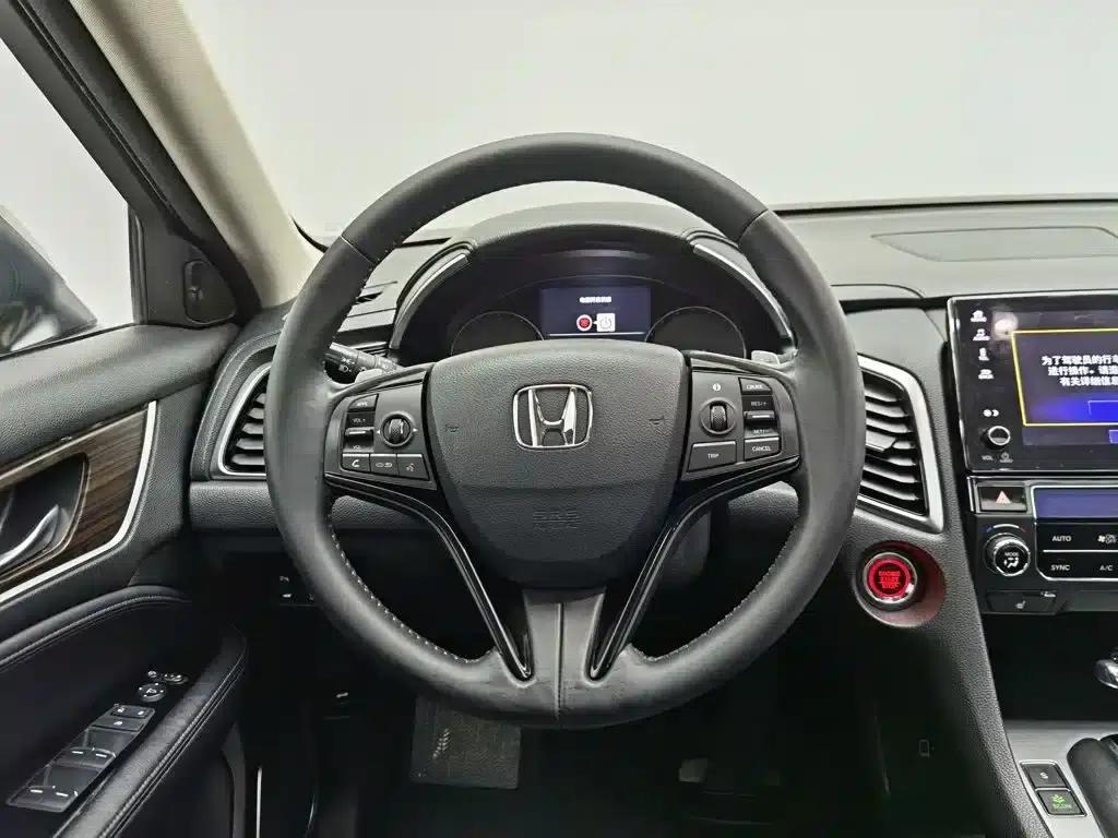 2017 Honda Avancier 240TURBO 2WD Premium Edition — миниатюра 11
