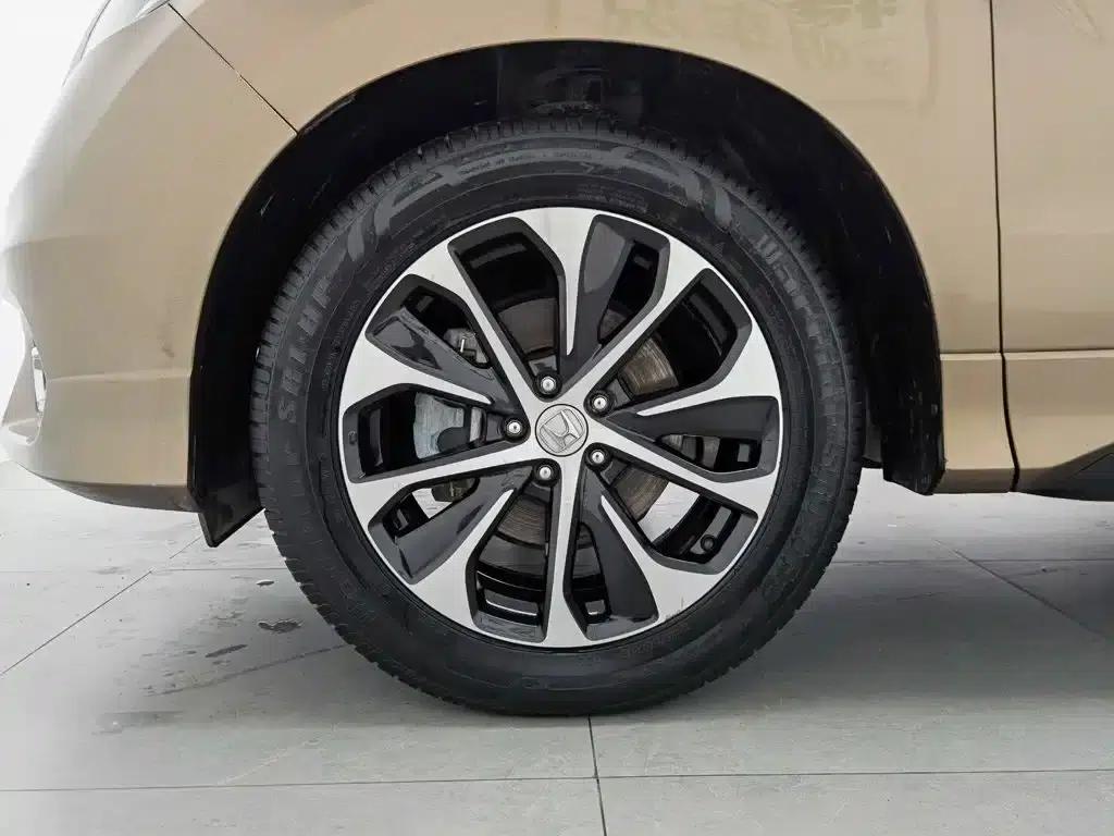 2017 Honda Avancier 240TURBO 2WD Premium Edition — миниатюра 17