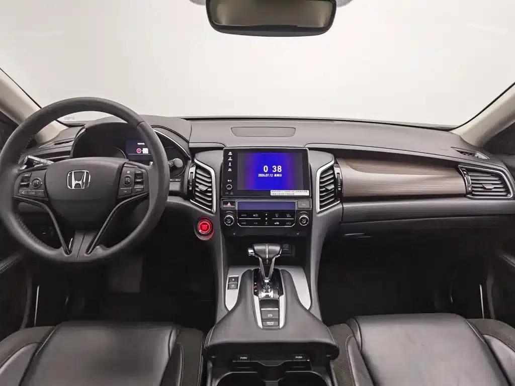 2017 Honda Avancier 240TURBO 2WD Premium Edition — миниатюра 5
