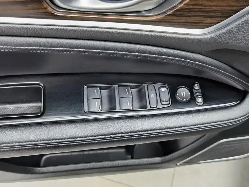 2017 Honda Avancier 240TURBO 2WD Premium Edition — миниатюра 9