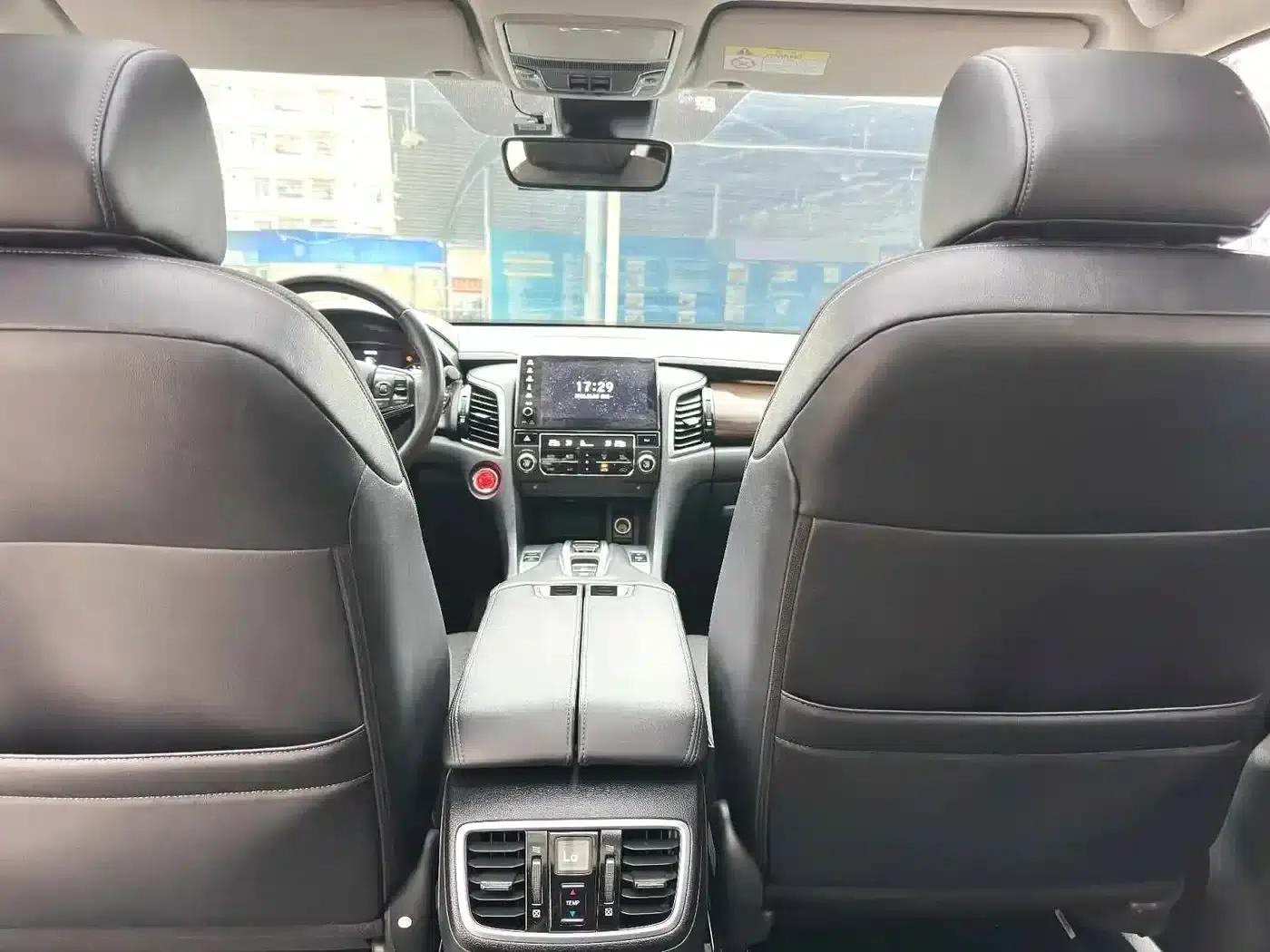 2017 Honda Avancier 370TURBO 4WD Premium Edition — миниатюра 13