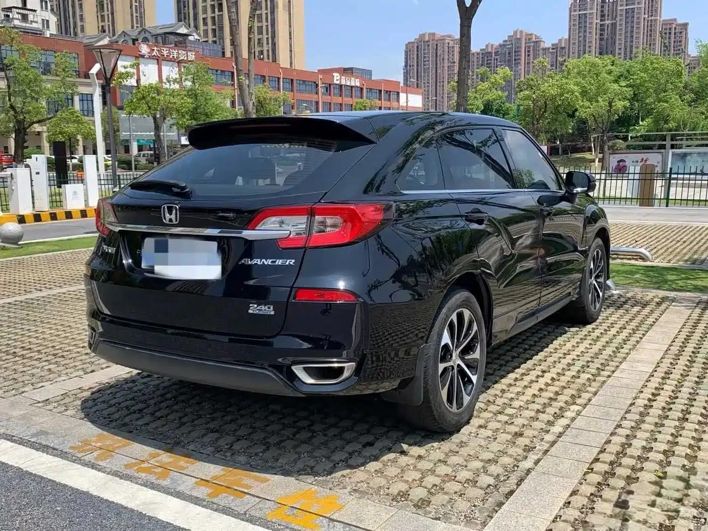 2019 Honda Avancier 240TURBO 2WD Luxury Edition — миниатюра 6