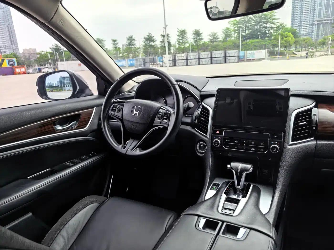 2017 Honda Avancier 240TURBO 2WD Premium Edition — миниатюра 8