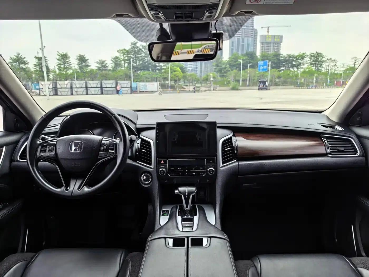 2017 Honda Avancier 240TURBO 2WD Premium Edition — миниатюра 9
