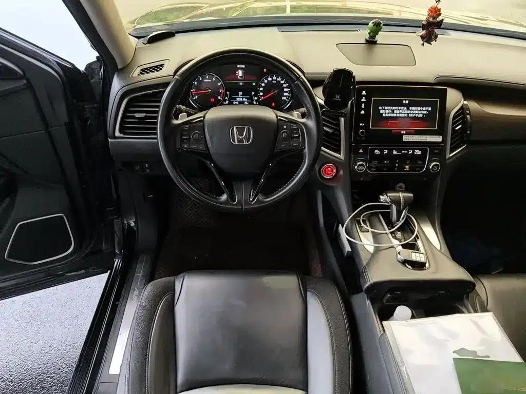 2017 Honda Avancier 240TURBO 2WD Luxury Edition — миниатюра 3