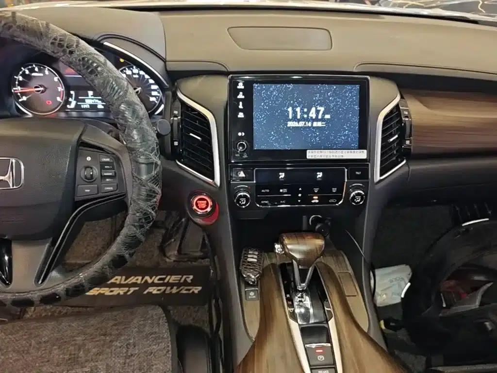 2017 Honda Avancier 240TURBO 2WD Elite Edition — миниатюра 13