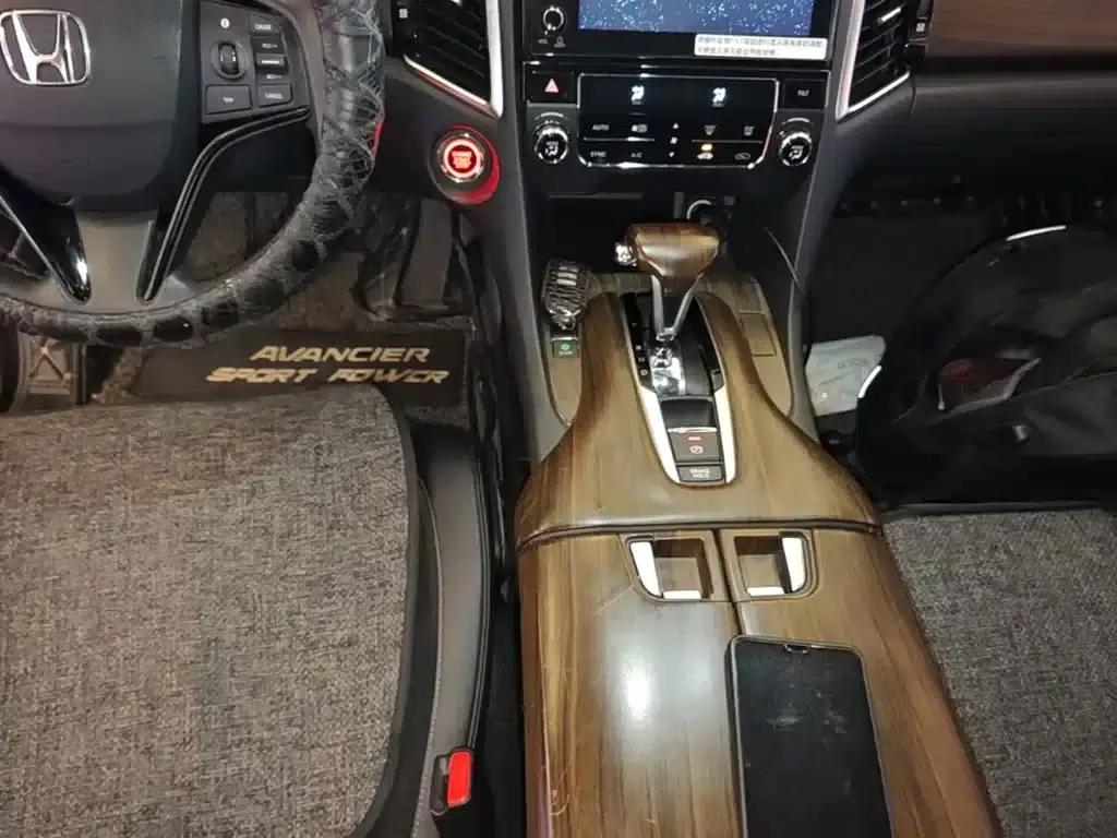 2017 Honda Avancier 240TURBO 2WD Elite Edition — миниатюра 14