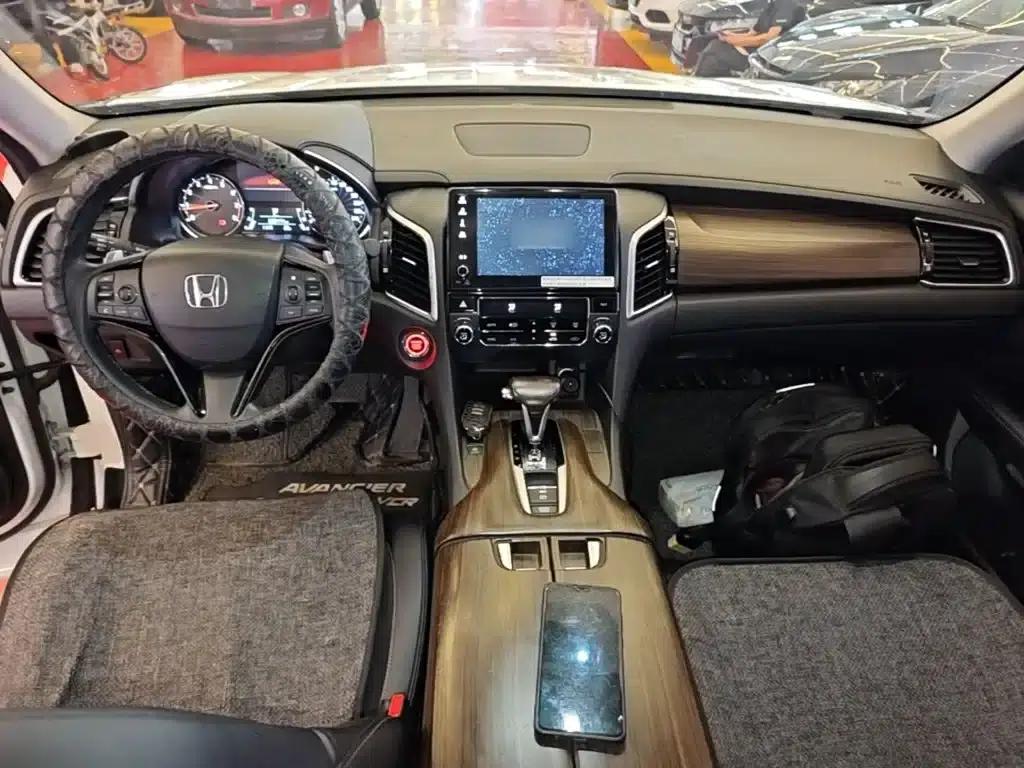 2017 Honda Avancier 240TURBO 2WD Elite Edition — миниатюра 10