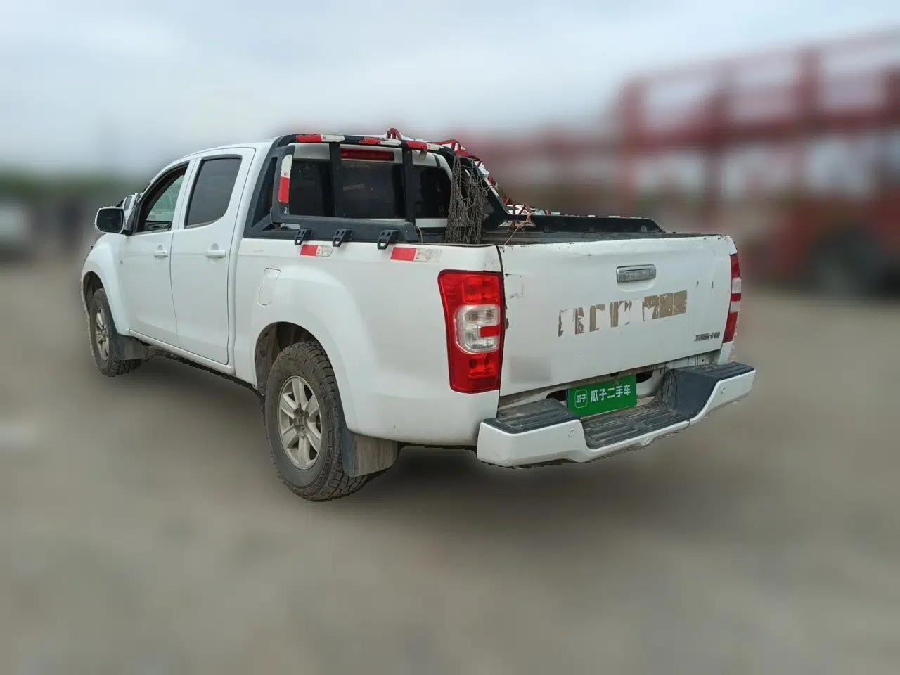 Isuzu JLM 2018 2.8T Classic Edition 4x4 Luxury Model with Extended Cargo Bed JE493ZLQ5F — миниатюра 4