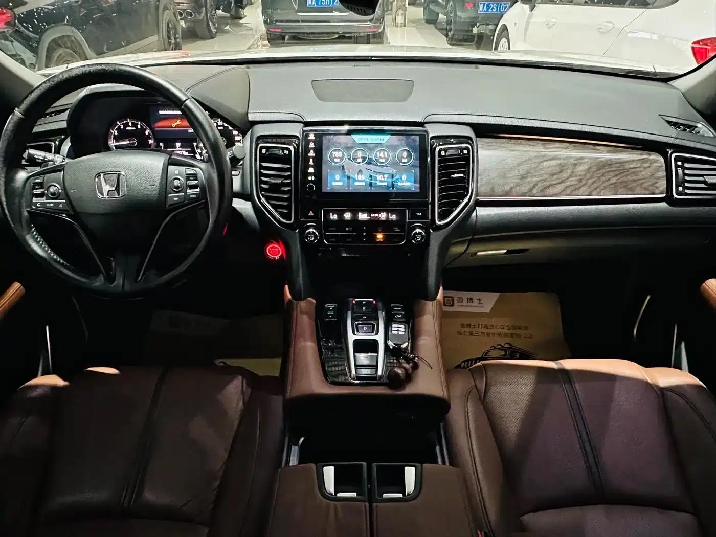 Honda UR-V 2020 370TURBO 2WD Premium Edition — миниатюра 6