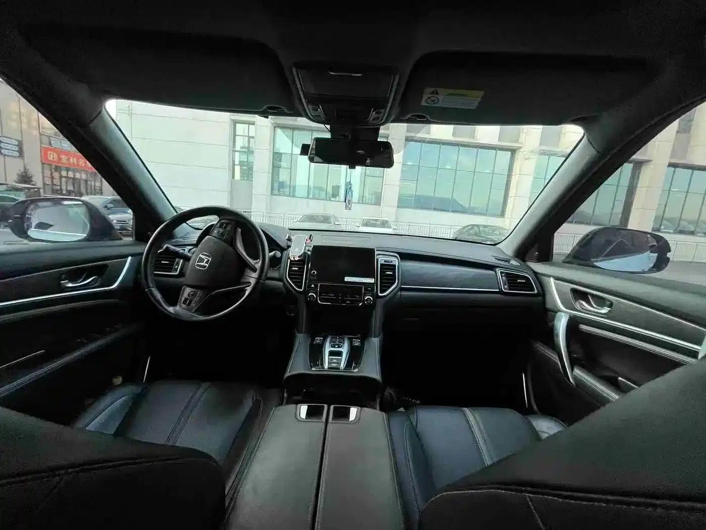 Honda UR-V 2020 370TURBO 2WD Premium Edition — миниатюра 2