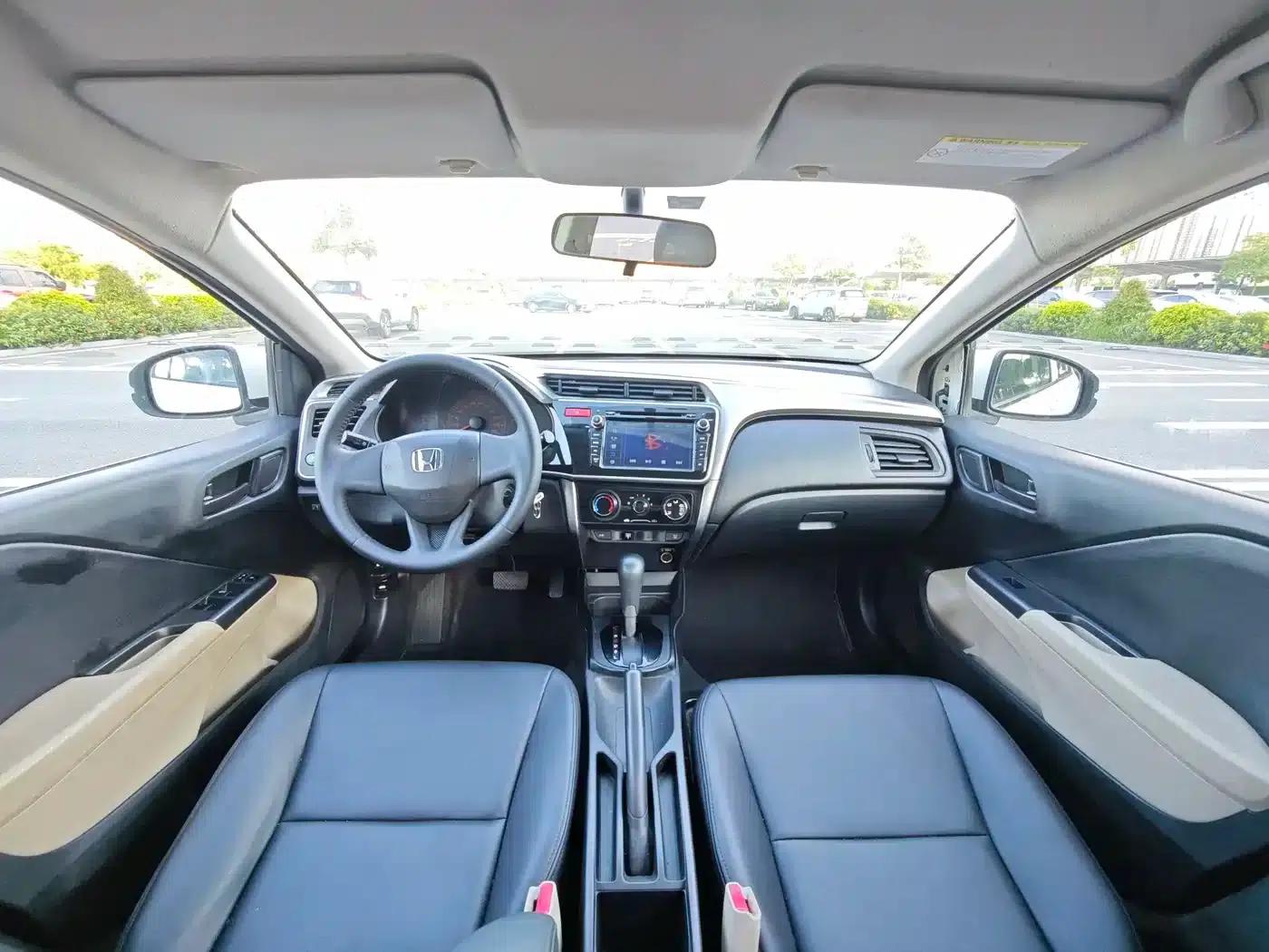 Honda City 2017 1.5L CVT Comfort Edition — миниатюра 15
