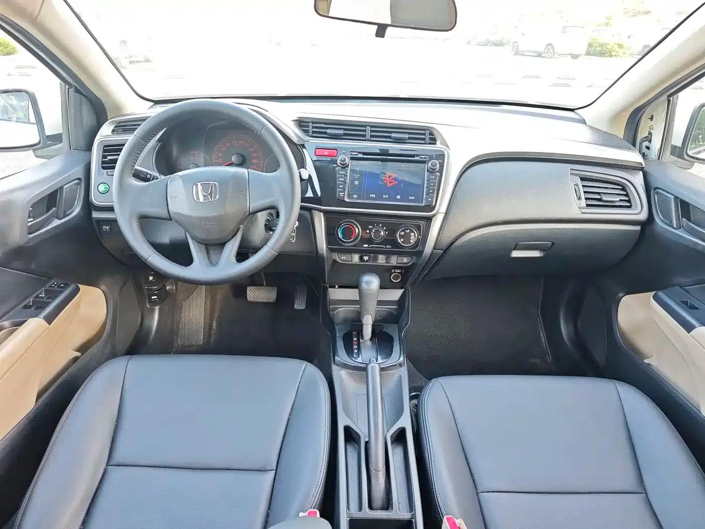 Honda City 2017 1.5L CVT Comfort Edition — миниатюра 16