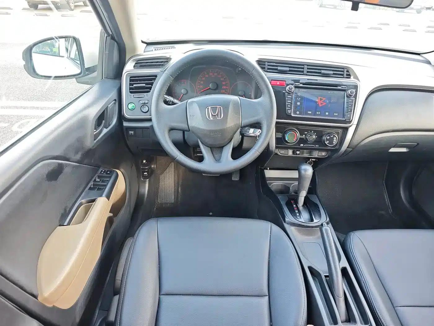 Honda City 2017 1.5L CVT Comfort Edition — миниатюра 17