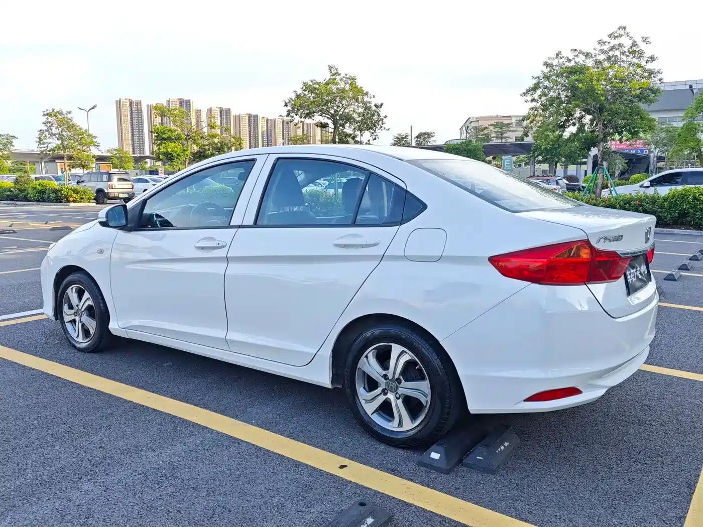 Honda City 2017 1.5L CVT Comfort Edition — миниатюра 20