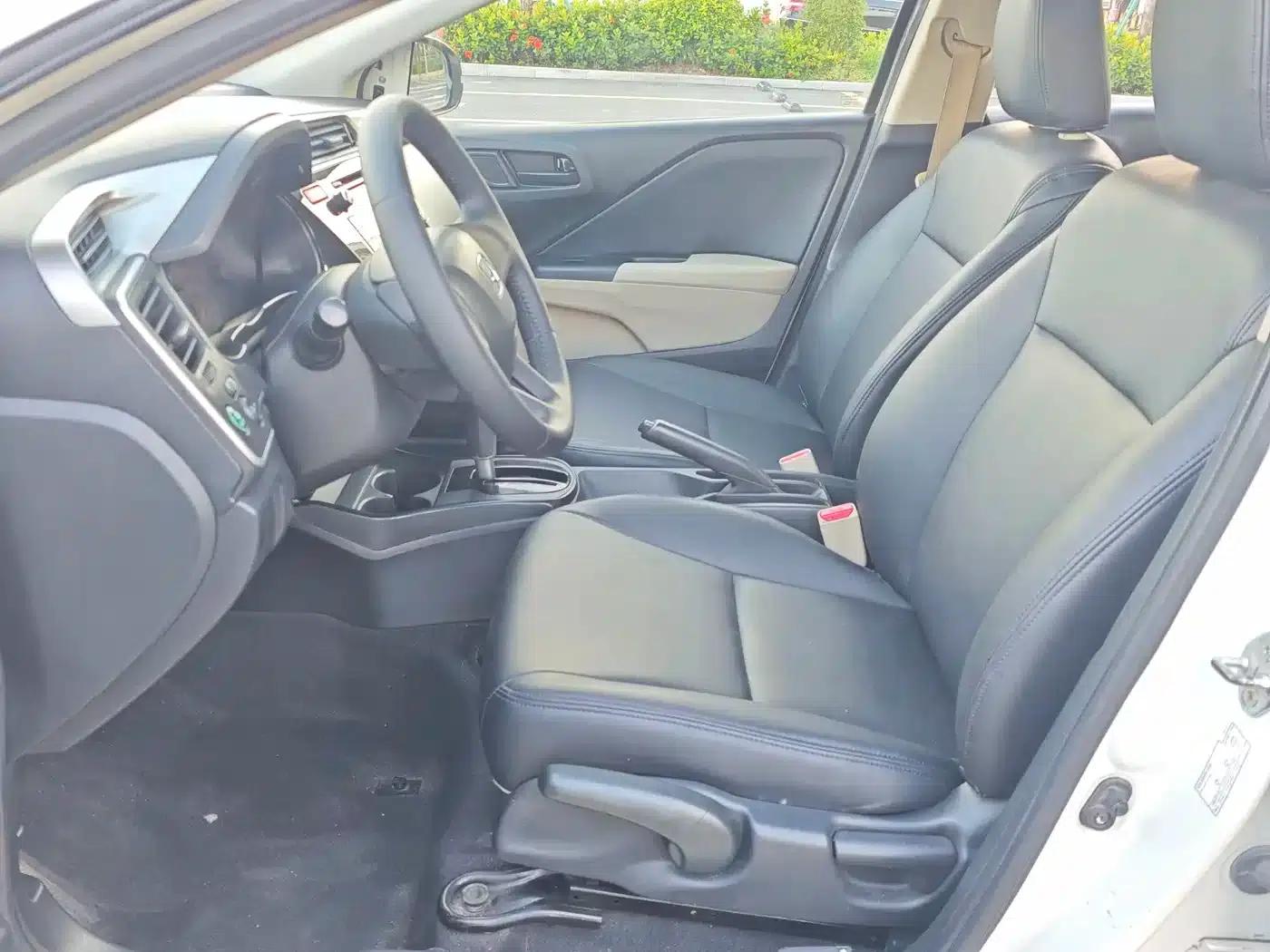Honda City 2017 1.5L CVT Comfort Edition — миниатюра 6