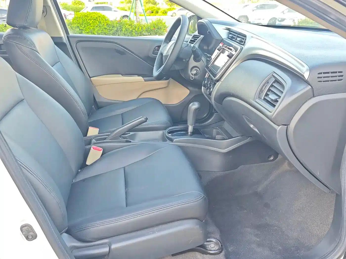 Honda City 2017 1.5L CVT Comfort Edition — миниатюра 8