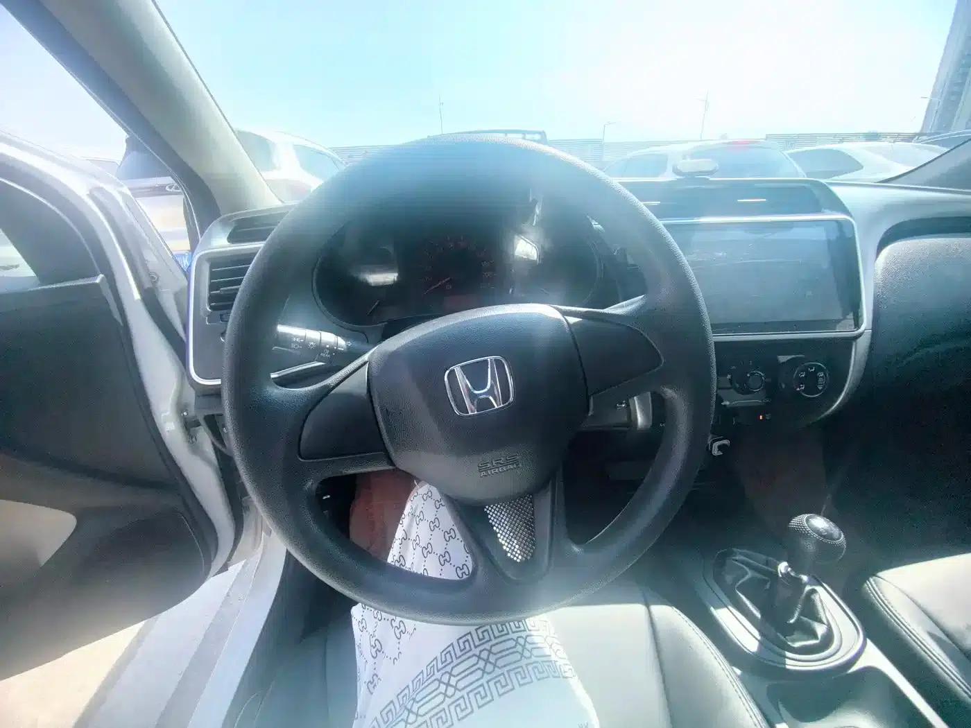 Honda City 2015 1.5L Manual Entry-level Edition — миниатюра 16