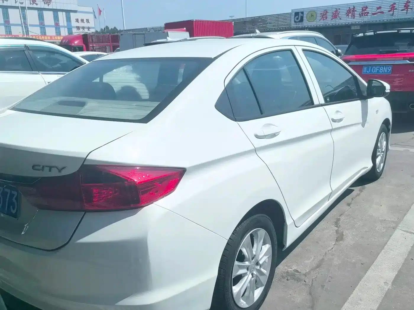 Honda City 2015 1.5L Manual Entry-level Edition — миниатюра 8