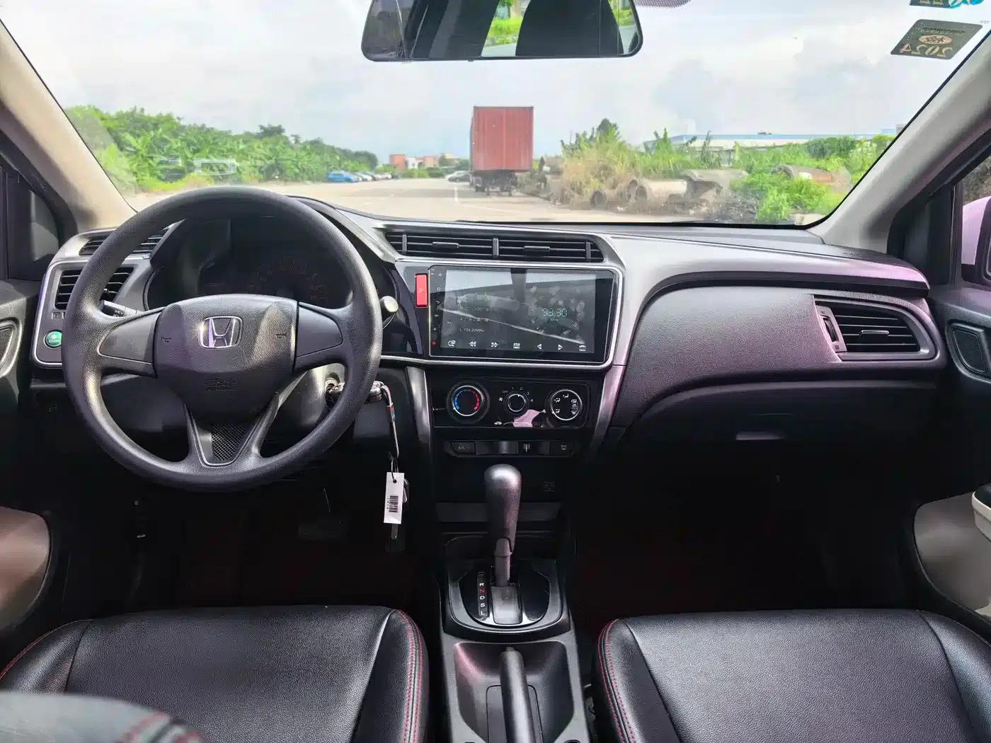 Honda City 2015 1.5L CVT Comfort Edition — миниатюра 11