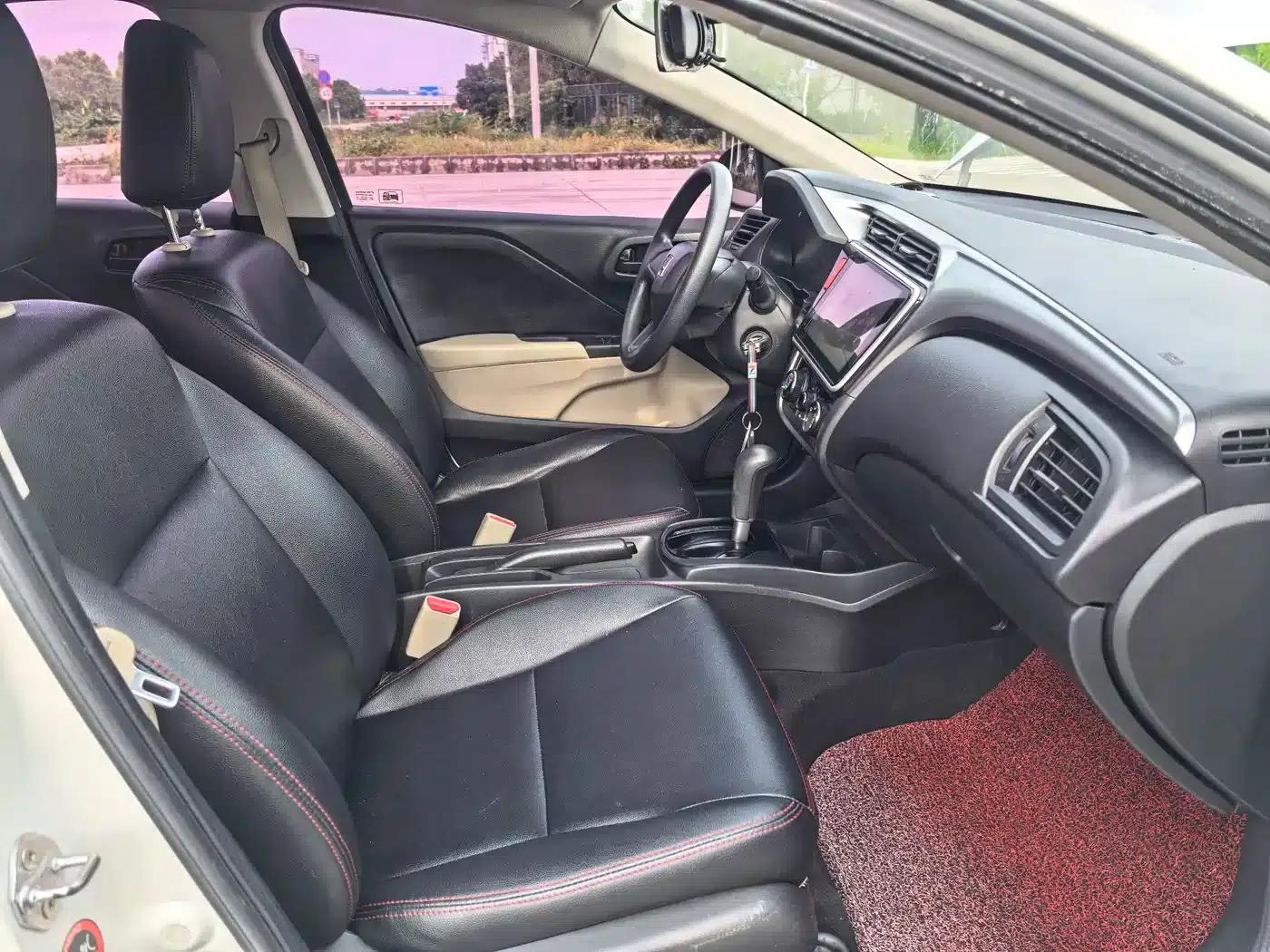Honda City 2015 1.5L CVT Comfort Edition — миниатюра 12