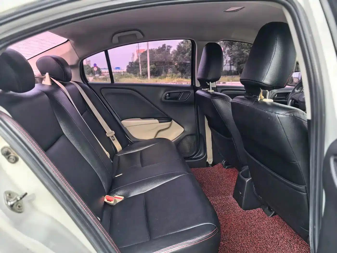 Honda City 2015 1.5L CVT Comfort Edition — миниатюра 13
